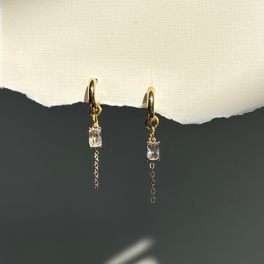 Bella Earrings - Crystal