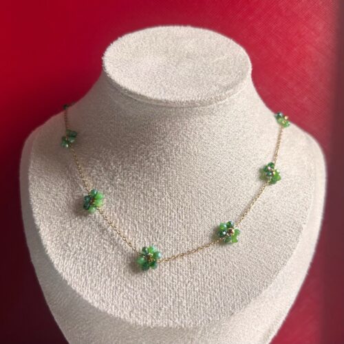 Green Daisy Necklace